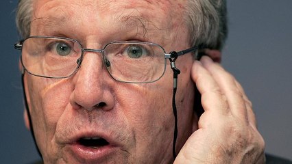 Amos Oz, escritor israelita, morre aos 79 anos