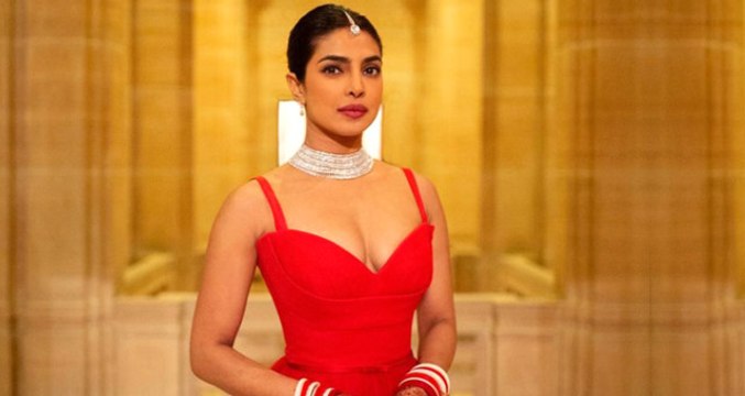 Hintli Güzel Oyuncu, Bir Ayda 4 Kez Düğün Yaptı, Magazin Dünyası Altüst Oldu