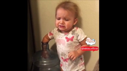Ce bébé fait une bonne blague à ses parents