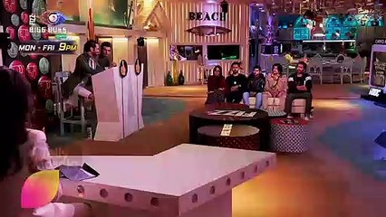 Deepak SLAMS Karanvir Bohra For Being FAKE and Diplomatic | Bigg Boss 12 Episode 102 Update