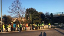 Gilets jaunes - Acte VII : les gendarmes mobiles repoussent les manifestants du rond-point d'Avignon-Nord