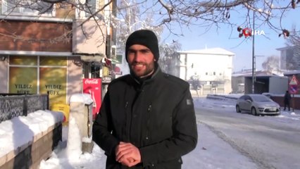 Ardahan buz kesti, soğuktan kirpikleri ve kaşları dondu