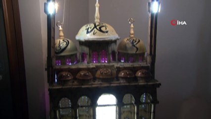 Gözleri görmeden cami inşa etti