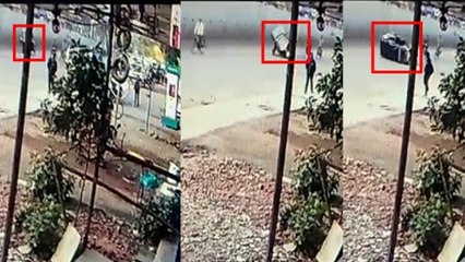 सूरत: ड्राइवर ने तेज रफ्तार में लगाई ब्रेक तो पलट गया स्कूल रिक्शा, बच्चे की मौत, सामने आया वीडियो