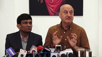 UNCUT - The Accidental Prime Minister Trailer Launch  Anupam Kher, Akshay Khanna