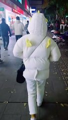 China  Creative clothes   movable clothes