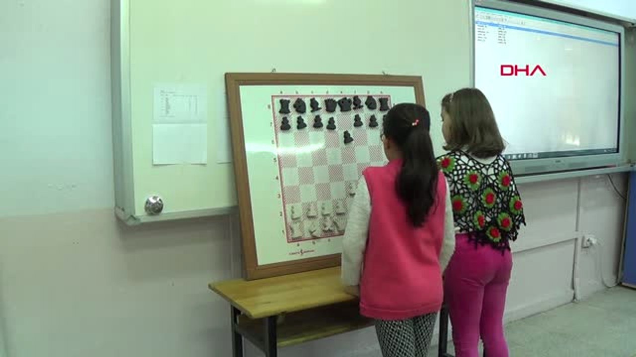 Afyonkarahisar Öğrenciler Boş Zamanlarını Kurslarla Değerlendiriyor