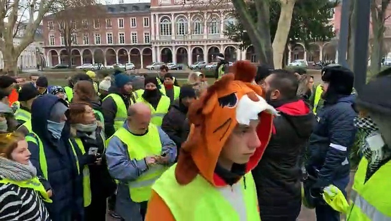 Gilets jaunes : marche  presque silencieuse à Mulhouse