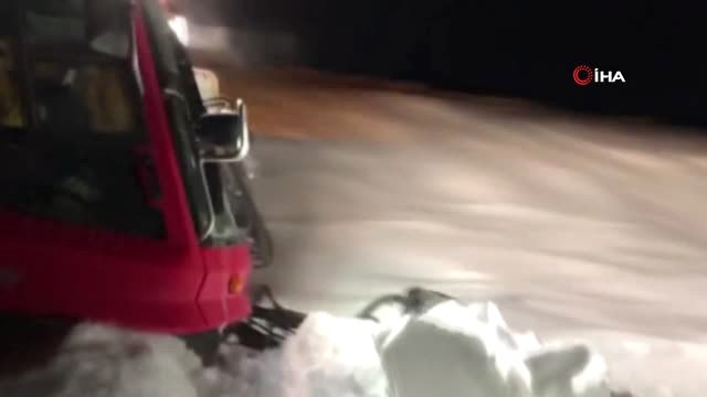 Karda Mahsur Kardeşler Saatler Süren Çalışmayla Hastaneye Yetiştirildi