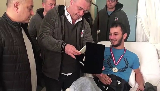 1903 Karakartallar Derneği, GATA’da tedavi gören gazileri ziyaret etti - ANKARA