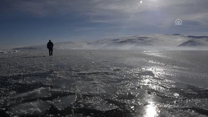 Doğu Anadolu'nun En Büyük İkinci Gölü Dondu