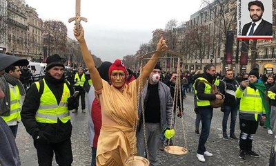 Paris sokakları yine karıştı