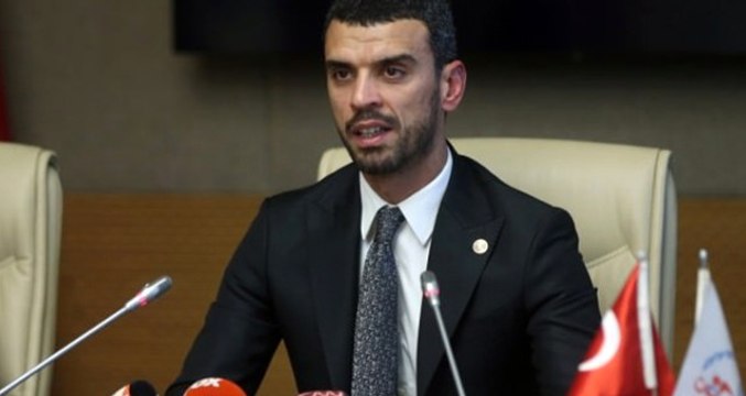 Sosyal Medya Paylaşımı Büyük Tepki Çeken Kenan Sofuoğlu'nun Danışmanı, Görevinden İstifa Etti