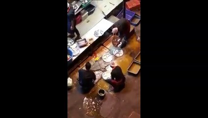 Ils font la vaisselle de leur restaurant avec les eaux usées de la ville... miam miam