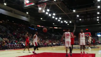 Malachi Richardson dials from long distance