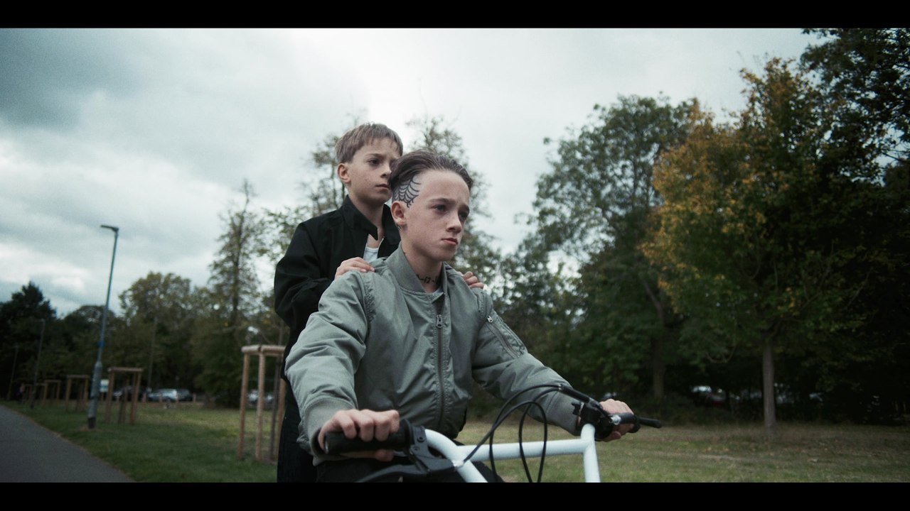 Slaves Photo Opportunity video Dailymotion