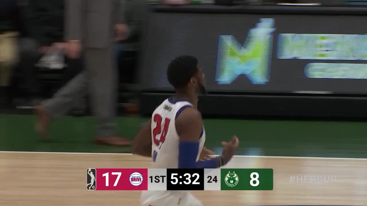 Johnny Hamilton skies for the big oop