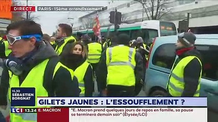 Un journaliste de LCI annonce « quelques dizaines de manifestants devant les médias » avant d’être démenti...