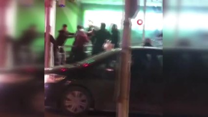 Atm Sırasında Yumruklu Kavga Kameraya Böyle Yansıdı