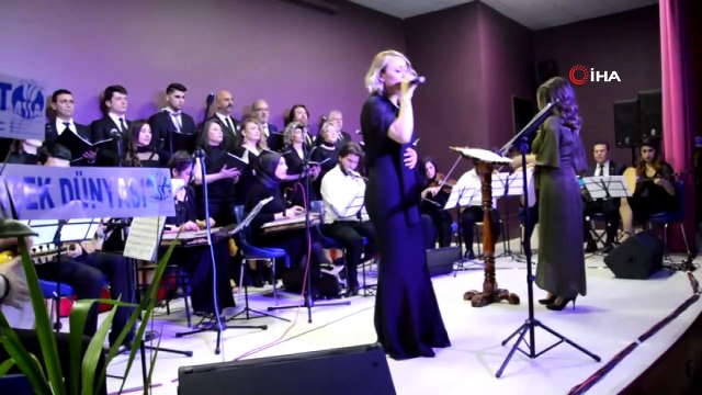 Bu koroda yok yok...Mühendis, doktor, memur, işçi, esnaf, ev hanımı bir araya gelerek, koro kurup konser verdi