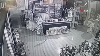 Marketten Sigara, Muz, Çekirdek Çalan Hırsızlar Kayıplara Karıştı...hırsızlık Anları Kamerada