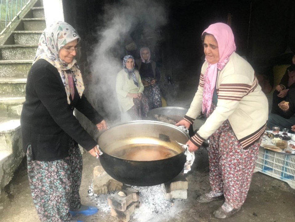 Keçiboynuzu Pekmezi Kadınların Geçim Kaynağı Oldu