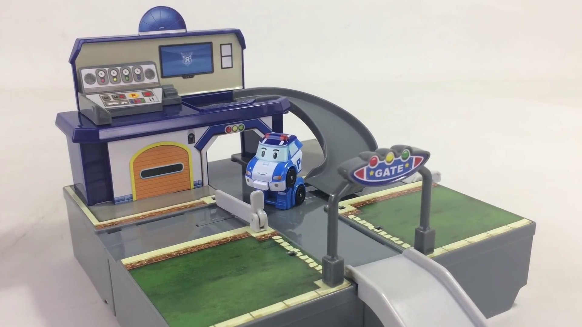 Robocar Poli Poli Mini Pocket Playset w Bump and Transform Vehicle