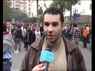 فيديو تغطية قناة التحرير لاعتصام مجلس الوزراء والشهيد الذى مات على يد الداخلية ومحاولة فضهم للاعتصام