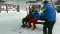 Cıbıltepe Kayak Merkezi'nde çok sayıda kişi mahsur kaldı (3) - KARS