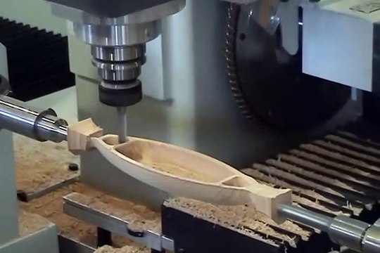 Máquina automizada entalhadora de madeira