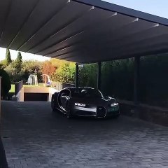 CRISTIANO RONALDO EM SUA BUGATI