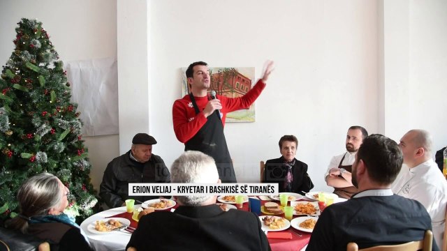 Drekë festive për të moshuarit e qendrave sociale - Top Channel Albania - News - Lajme
