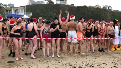 À la mer, les courageux : 9e édition du Bain des Manchots