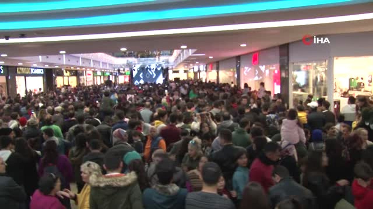 Antalya'da Aleyna Tilki İzdihamı