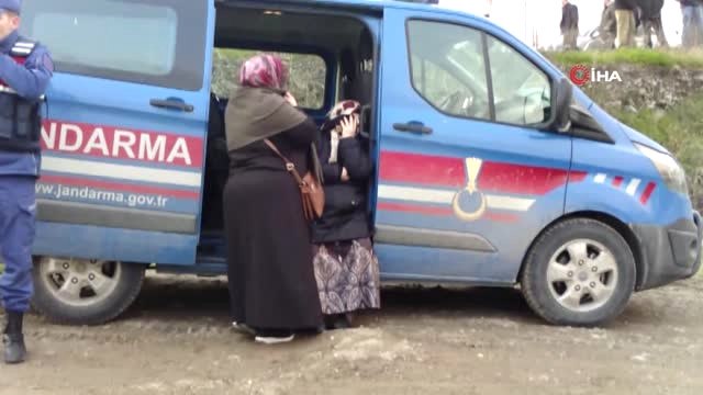 Tehdit Edildim Diyerek Bıçağı Boğazına Dayadı