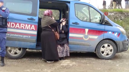 Tehdit Edildim" Diyerek Bıçağı Boğazına Dayadı