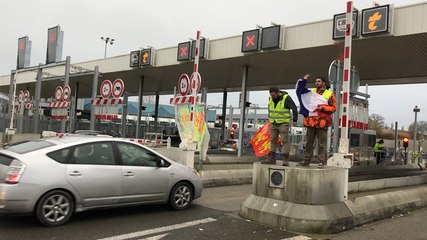 Les Gilets jaunes ouvrent le péage