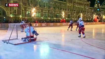 Vladimir Poutine participe au traditionnel match de hockey du nouvel an