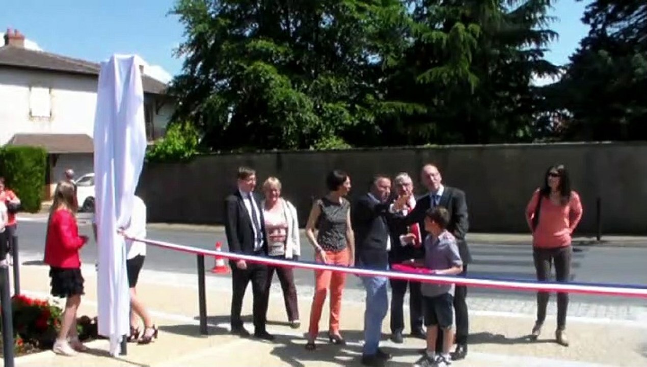 Inauguration du bâtiment commercial à Villers - remise des palmes académiques à Pascal Dubuis