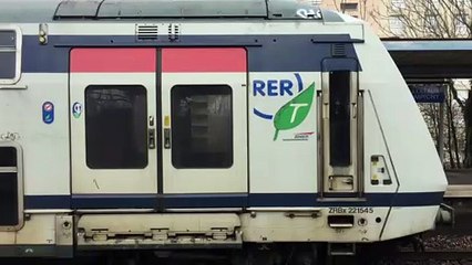 Z 22500 ( MI 2N ) - RER E - Les Boullereaux - Champigny