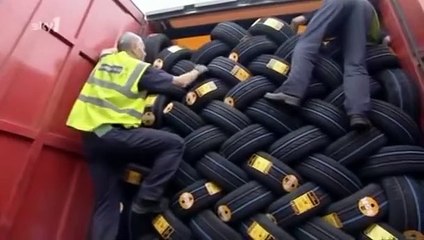 UK Border Force S01E05