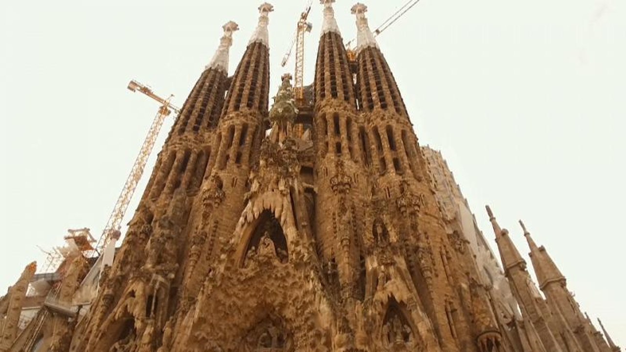 Un francés intenta entrar en la Sagrada Familia con cargadores de pistola