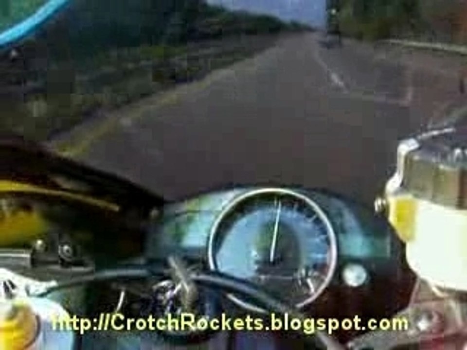 176 mph on a Stock 2006 R1 FLYYYING!!