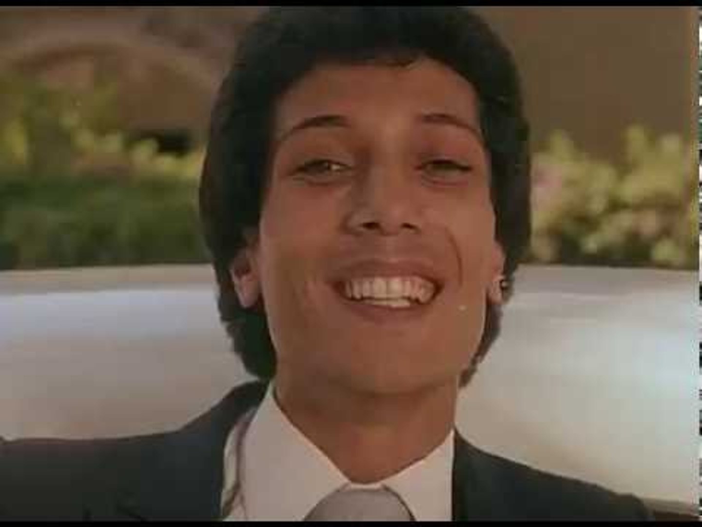 فيلم انياب
