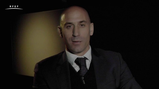 Luis Rubiales Desea un Feliz 2019 a Toda la Familia del Fútbol Español