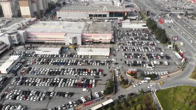 Alışveriş Merkezlerinde Yeni Yıl Yoğunluğu Havadan Görüntülendi
