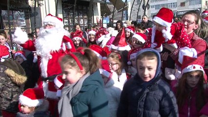 Parada e babagjyshëve në Korçë  - Top Channel Albania - News - Lajme