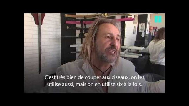Ce coiffeur espagnol vous coupe les cheveux au katana