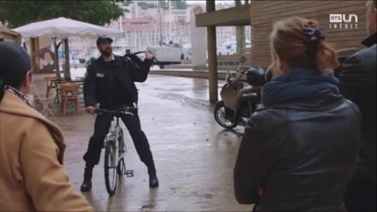 MDR ! Gabriel en flic, fait une course poursuite à vélo !