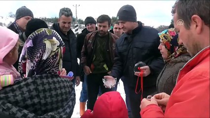 Bilecik'te genç çiftçilere koyun dağıtıldı